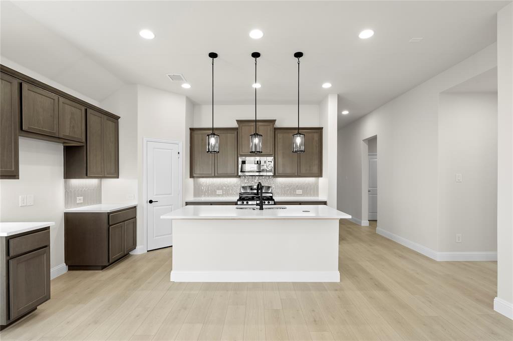 2122 NW Bloomsbury Lane