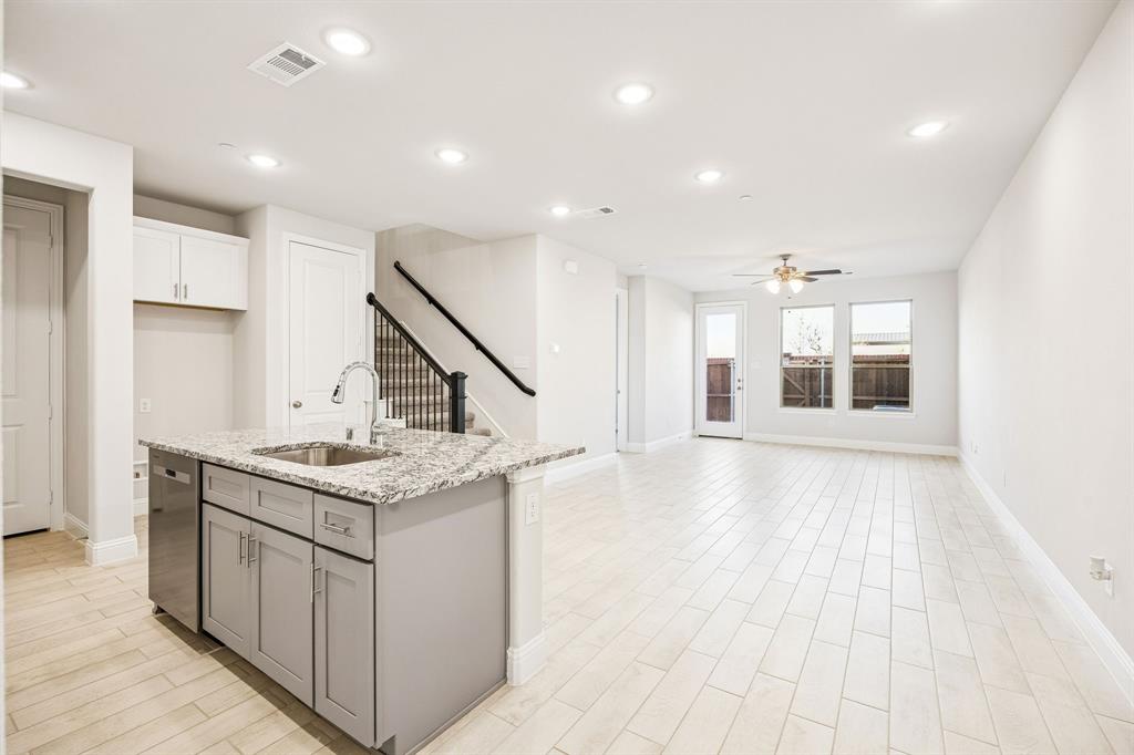 816 Heart Reef Road