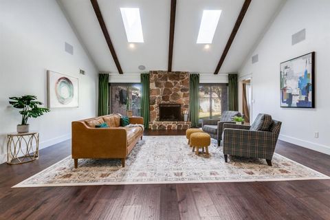 Photo of 638 Westover Drive, Richardson, TX 75080 (MLS # 21213757)