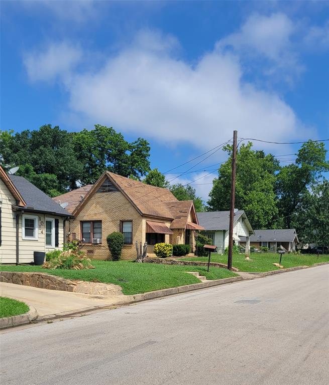 1016 N Confederate Avenue