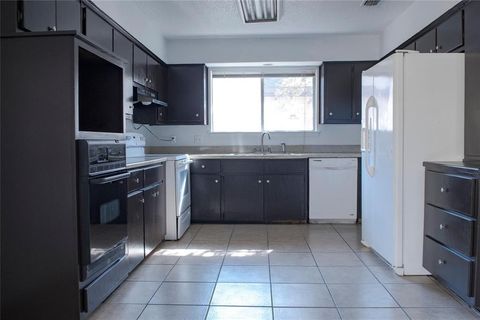 Photo of 12334 ferris creek, Dallas, TX 75243 (MLS # 21195772)