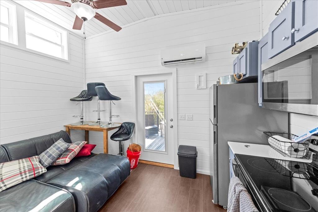 Lake Edge Harbor LT - Residential