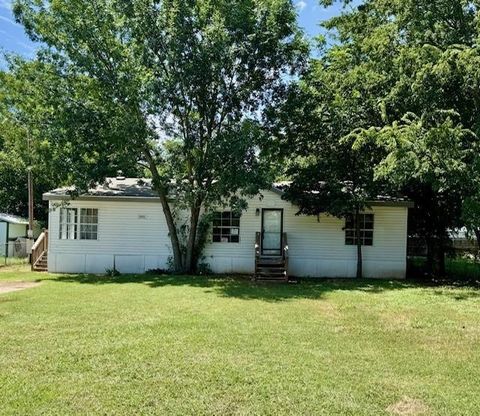 1518 Lands End Street Granbury TX 76048