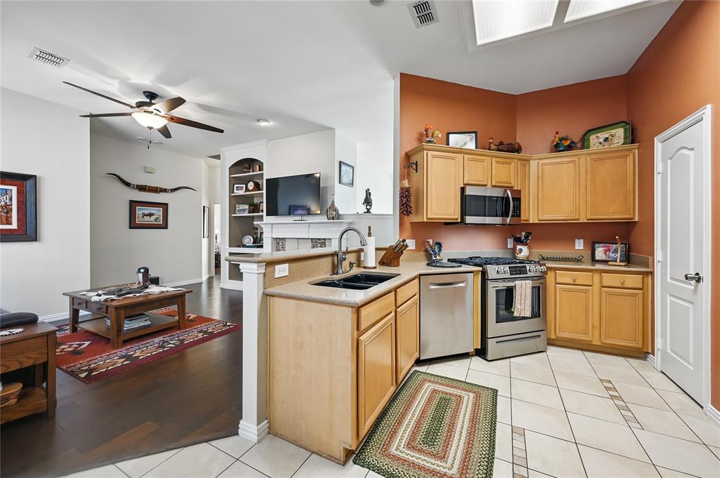 Bedford, Texas 76021, United States, 3 Bedrooms Bedrooms, ,2 BathroomsBathrooms,Residential,Active,143696