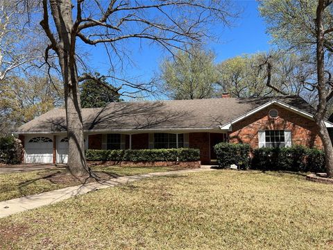 4215 Southcrest Drive Arlington TX 76013