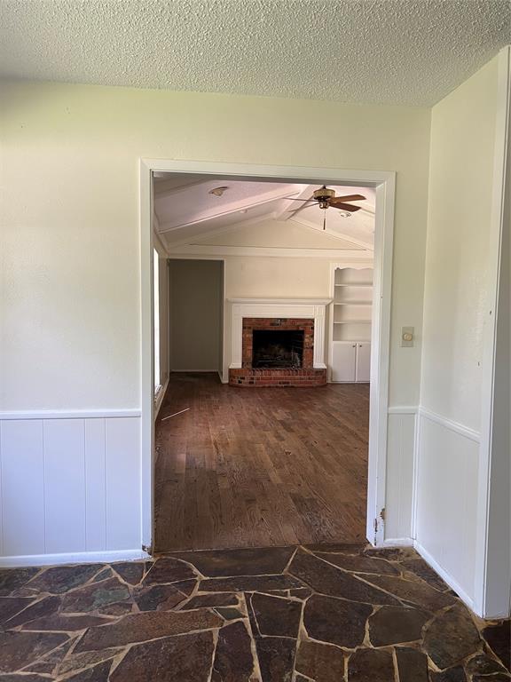 4215 Southcrest Drive