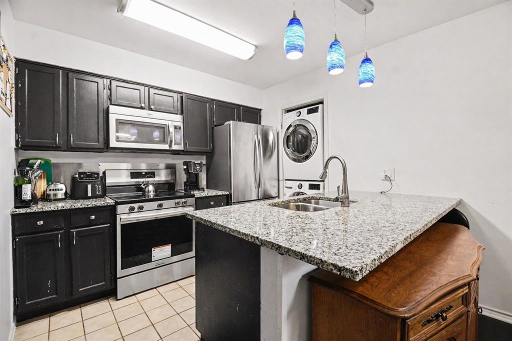 Oaks On Montfort Condos - Residential