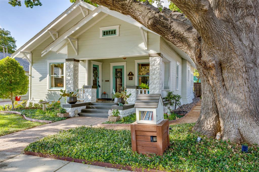 1116 W Arlington Avenue
