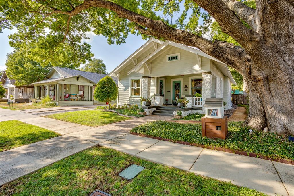 1116 W Arlington Avenue