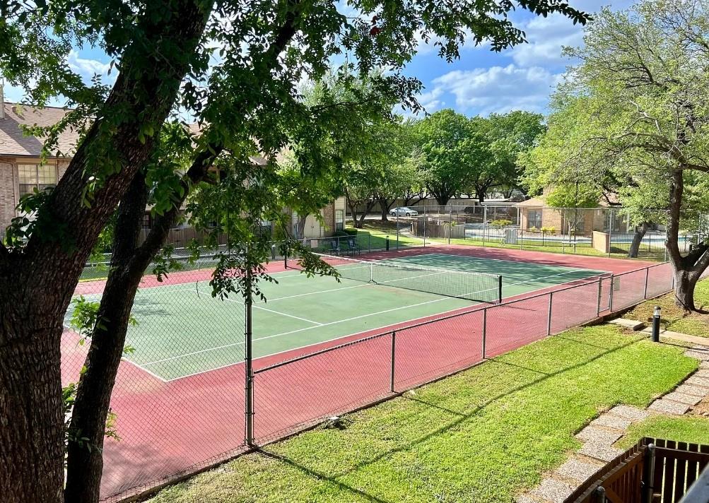 VALLEY OF BENT TREE CONDOMINIUMS - Residential