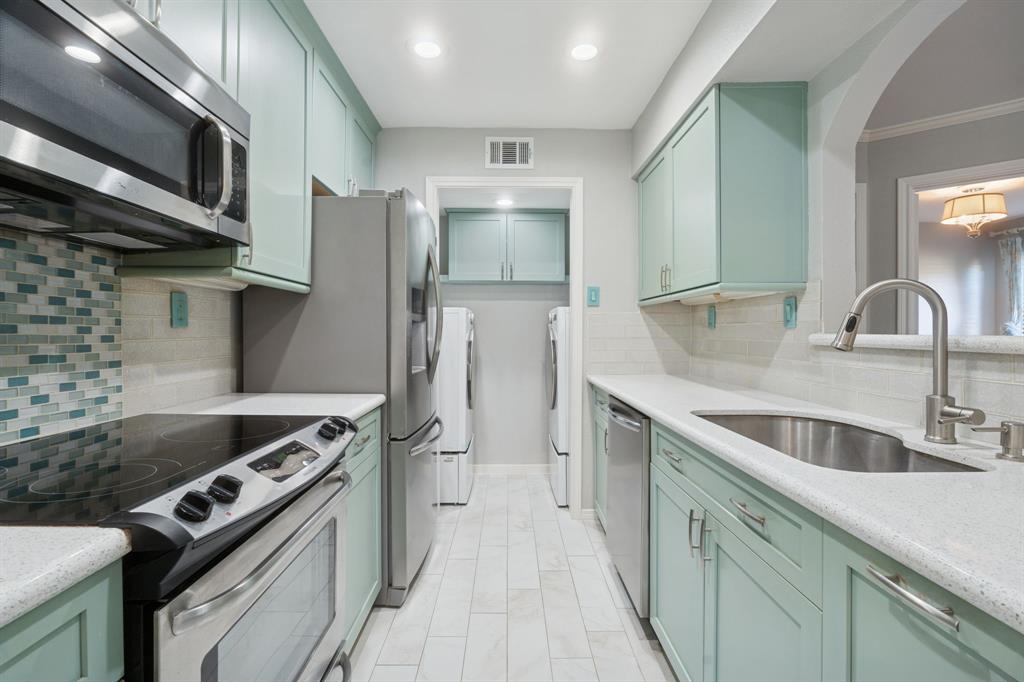 VALLEY OF BENT TREE CONDOMINIUMS - Residential