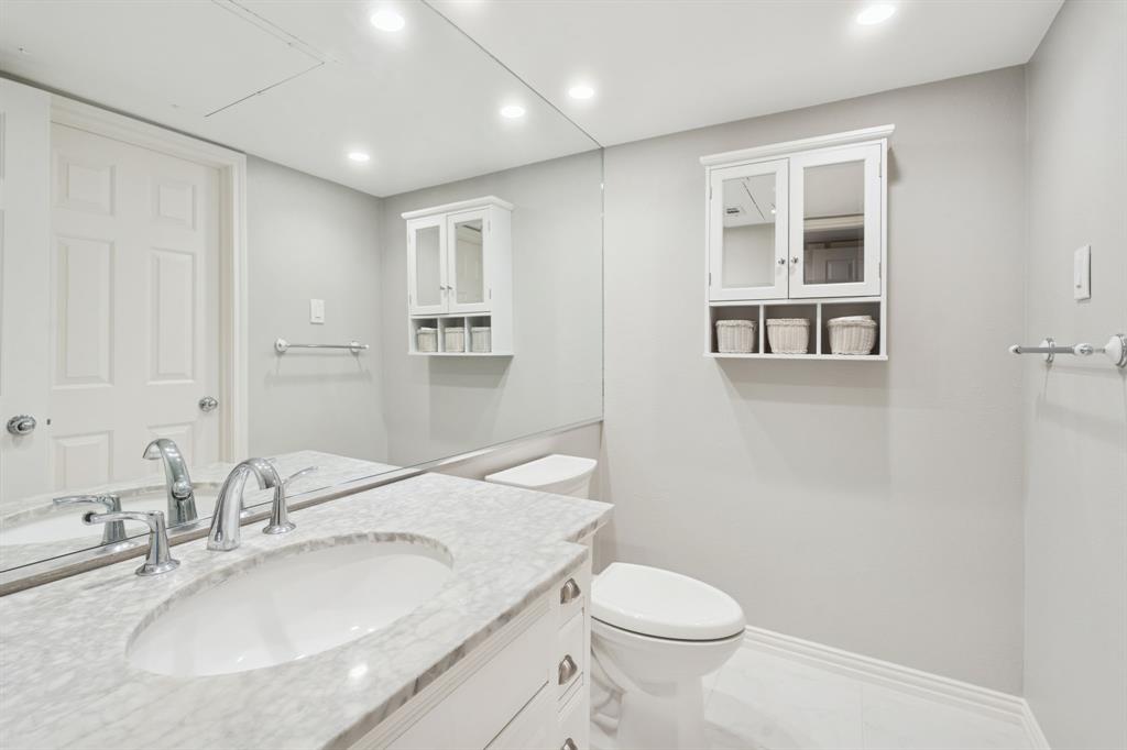 VALLEY OF BENT TREE CONDOMINIUMS - Residential