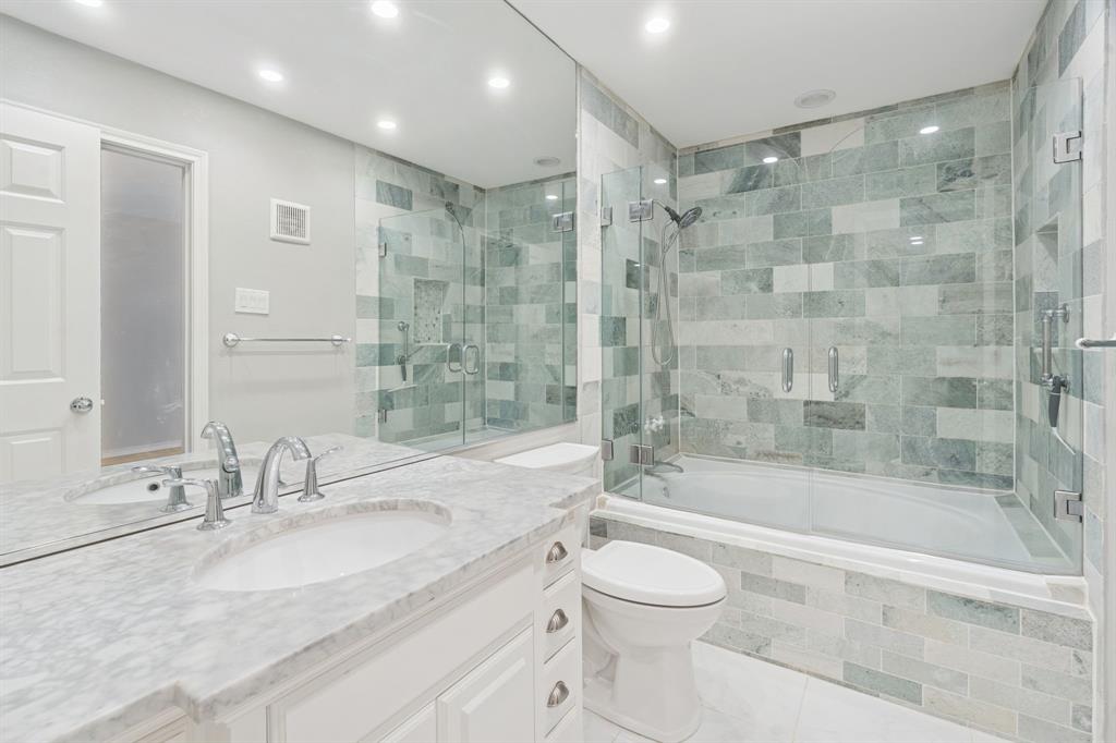 VALLEY OF BENT TREE CONDOMINIUMS - Residential