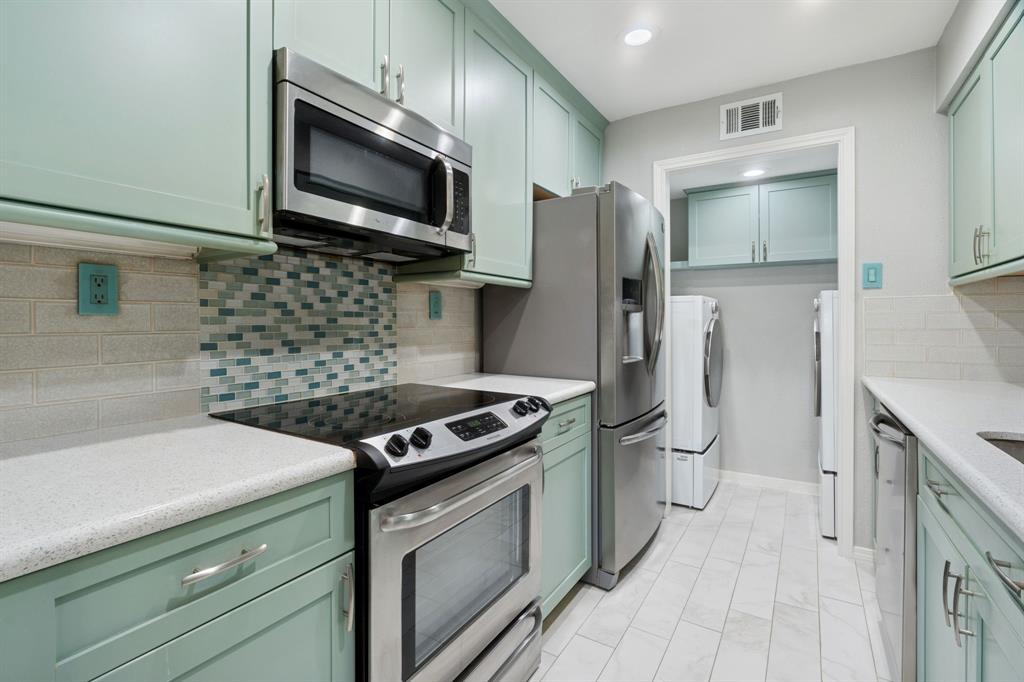 VALLEY OF BENT TREE CONDOMINIUMS - Residential