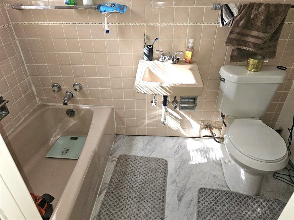 W M Johnsons Home Tr - Residential