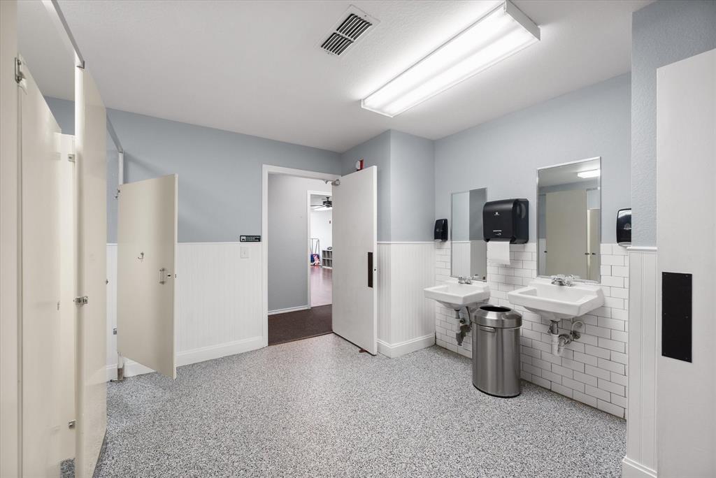 Alexus Add - Commercial Sale