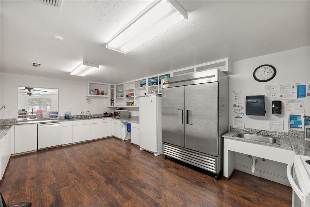 Alexus Add - Commercial Sale