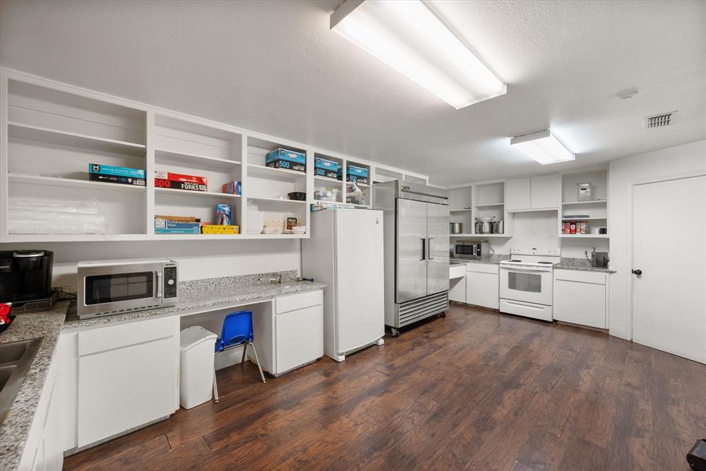 Alexus Add - Commercial Sale