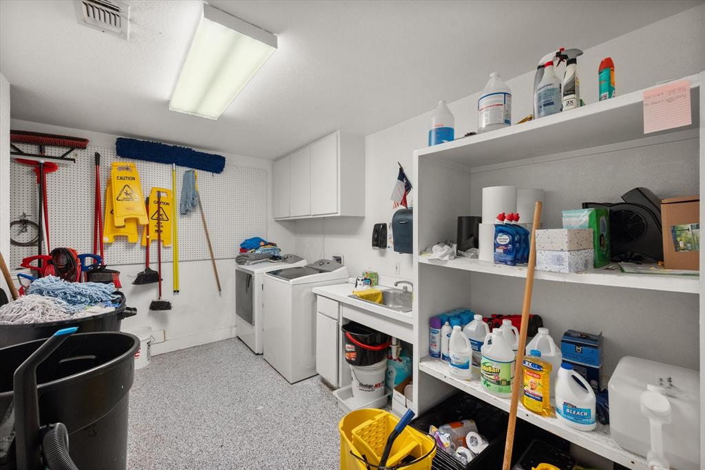 Alexus Add - Commercial Sale