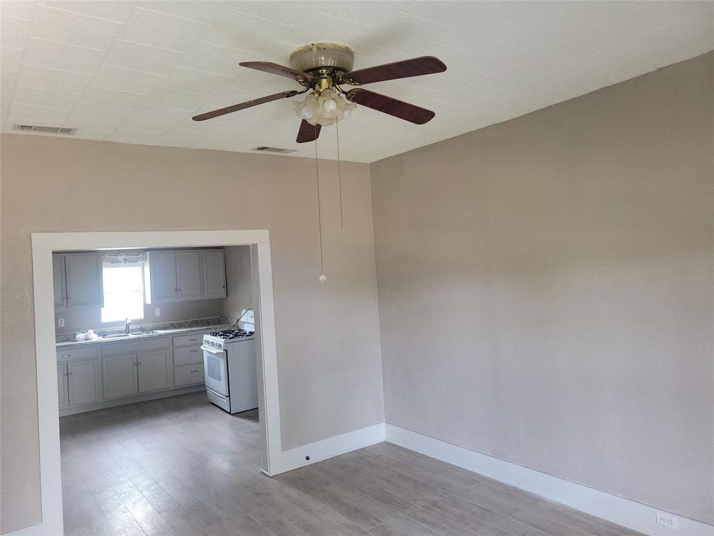 1009 W Mesquite Street