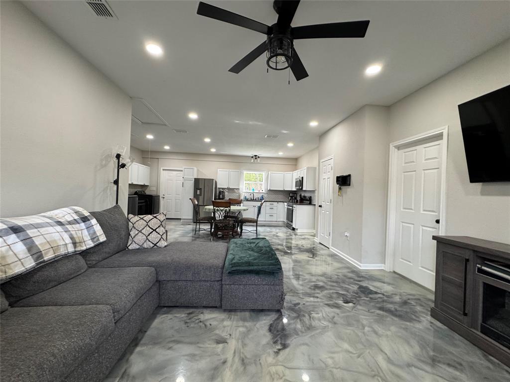 354 T IDEN - Residential