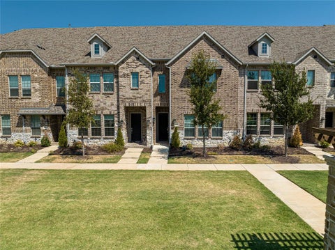 Photo of 1451 Perrin Lane, Farmers Branch, TX 75234 (MLS # 21408905)