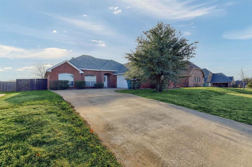 Welcome to 3201 Preston Club – Your Next Investment Opportunity!
This fantastic property is currently tenant-occupied, making it an ideal investment for those seeking immediate rental income. With a current rental rate of $2,250 per month and a lease in place until June 30, 2024, you can enjoy a steady return on your investment from day one.
Nestled in a great neighborhood, 3201 Preston Club boasts the charm of a classic brick home, offering both durability and timeless appeal. With a spacious 1,676 square feet of living space, this property provides ample room for comfortable living. The home offers 3 bedrooms, 2 bathrooms, a garage, and a privacy fence! Invest with confidence and take advantage of this opportunity to add a solid and income-generating property to your portfolio. Due to the privacy of the tenants, no showings will be approved without an offer to purchase. Contact agent for more details.