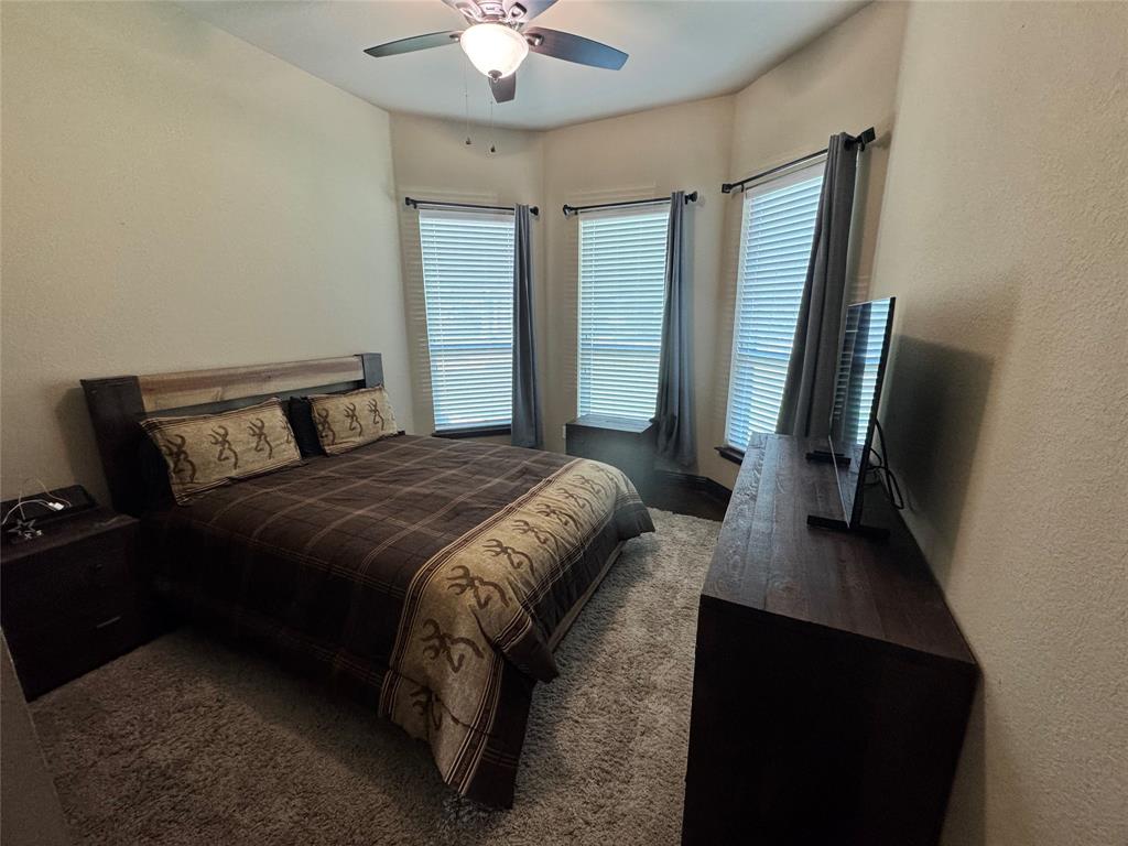 8228 Preserve Oaks Drive