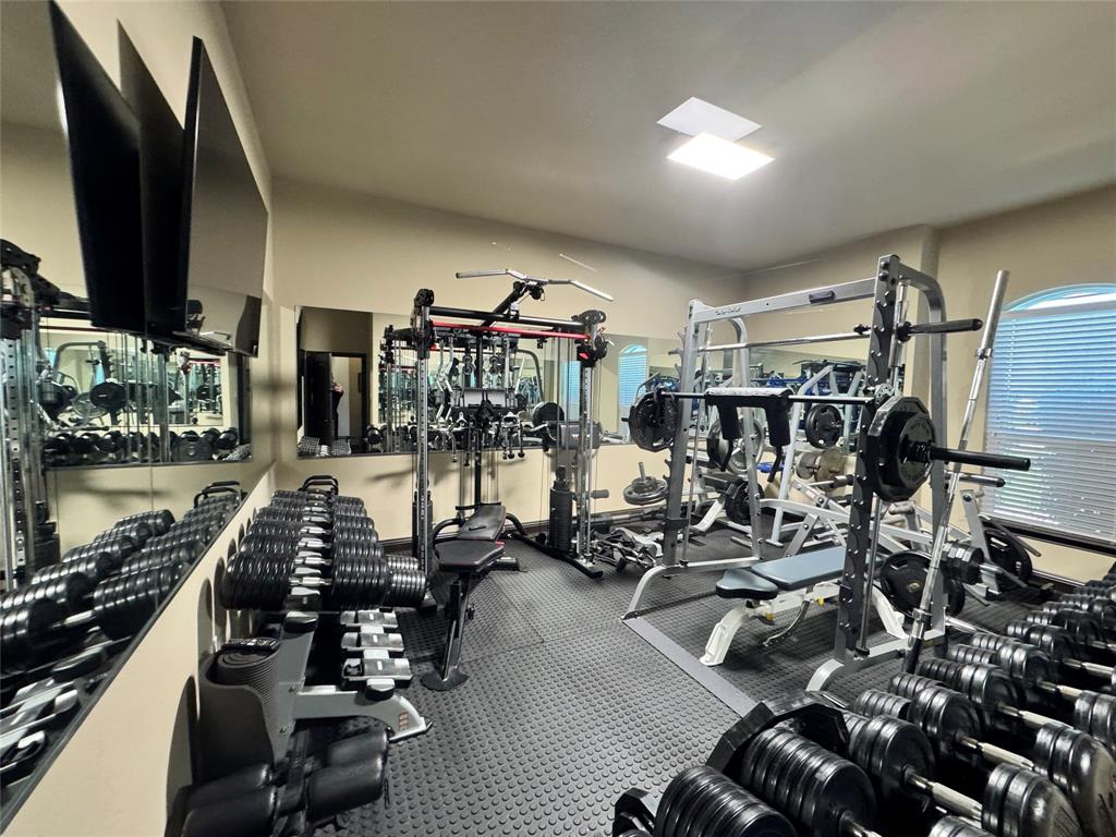 8228 Preserve Oaks Drive