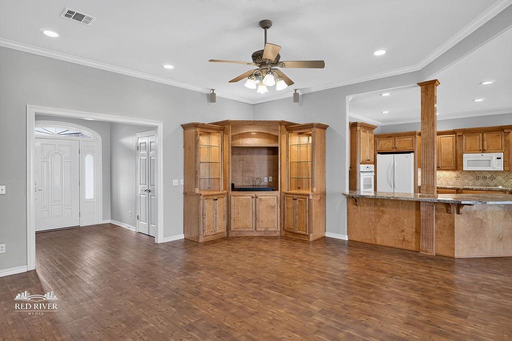 100 Willow Lake Boulevard