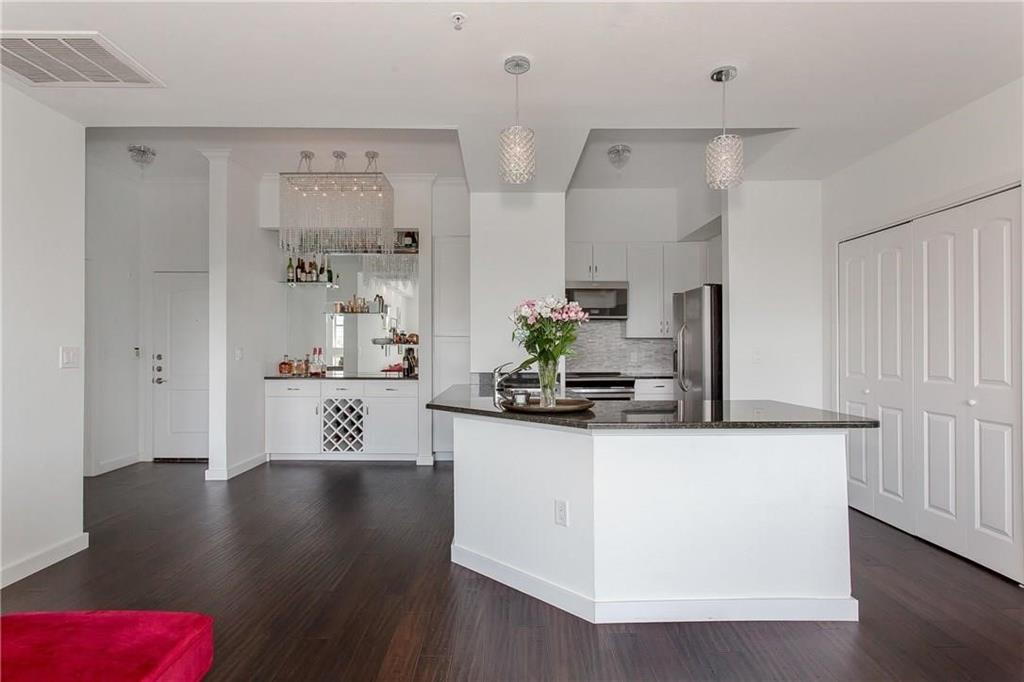 3225 Turtle Creek Boulevard 602