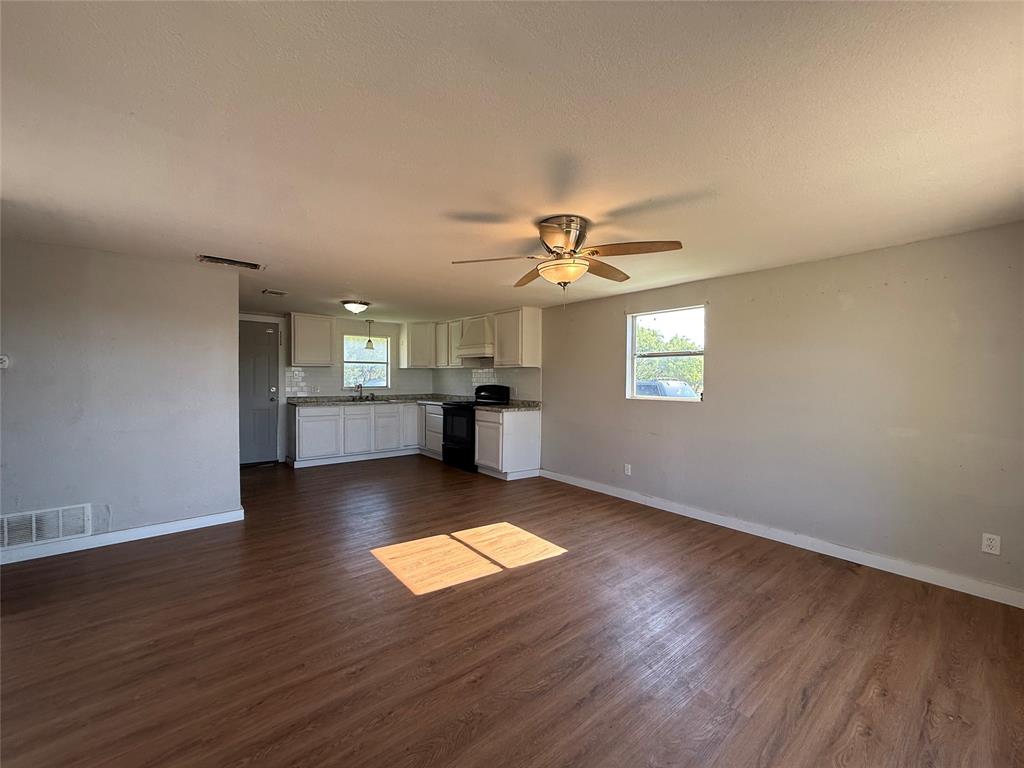 902 Grimes Road