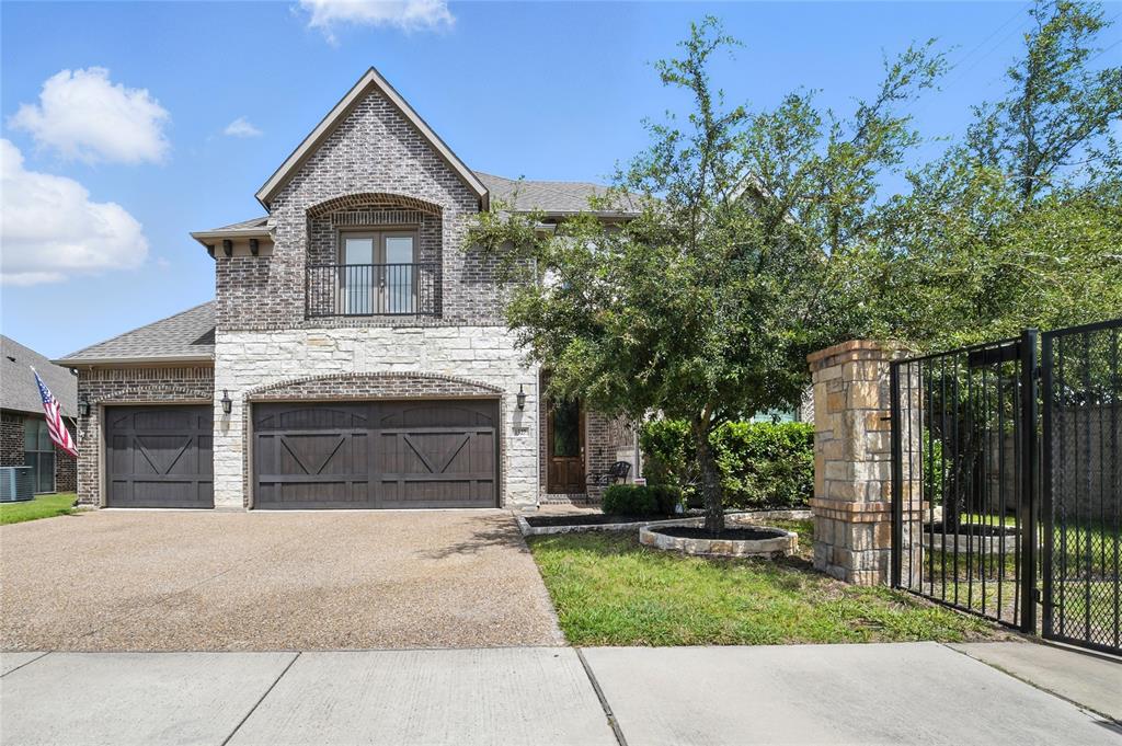 1527 Trowbridge Circle