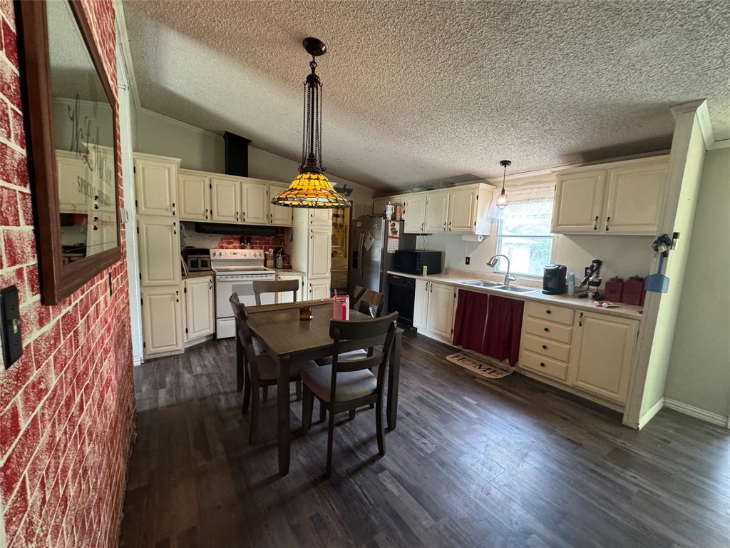 Orig Town Of Lone Oak - Residential