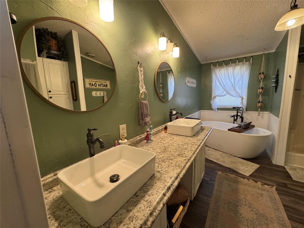 Orig Town Of Lone Oak - Residential