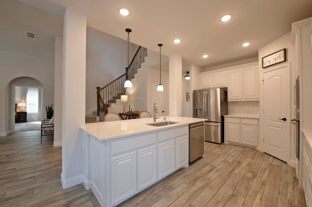 412 W Autumn Hill Bluff