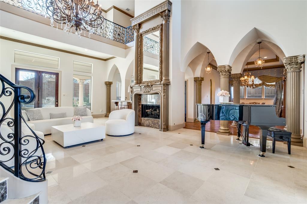 1634 Torrey Pines Lane