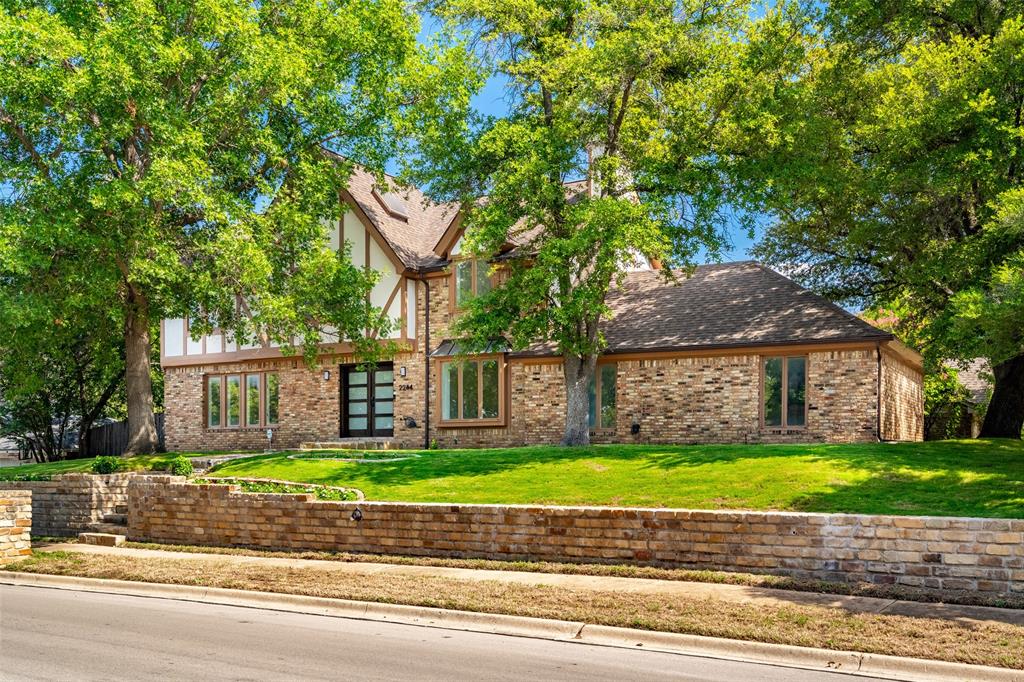 2244 Hurstview Drive