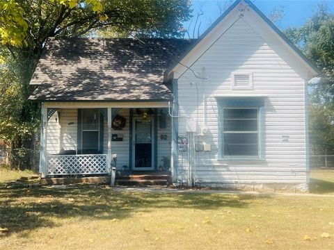202 S Main Street Joshua TX 76058
