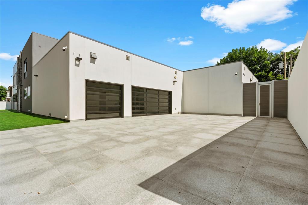 6218 Walnut Hill Lane