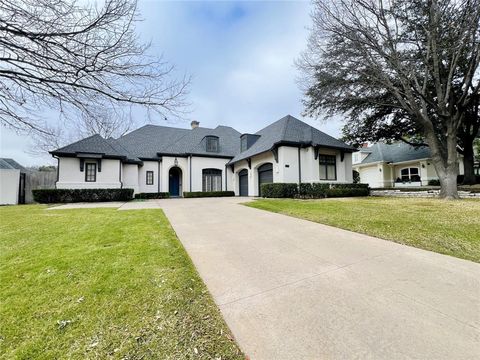 Photo of 14749 Celestial Place, Addison, TX 75254 (MLS # 21162249)