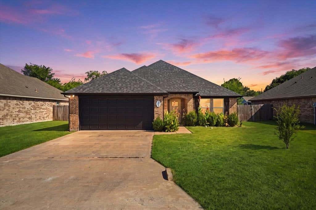 Photo of 113 Halifax Circle, Palmer, TX 75152 (MLS # 21347770)