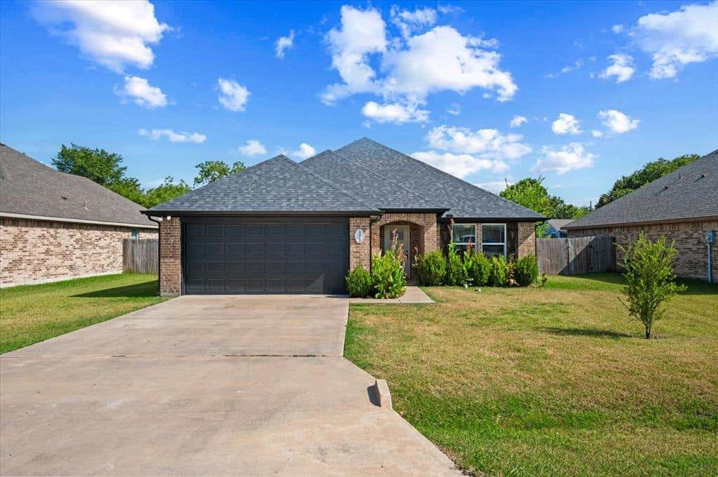 Photo of 113 Halifax Circle, Palmer, TX 75152 (MLS # 21347770)