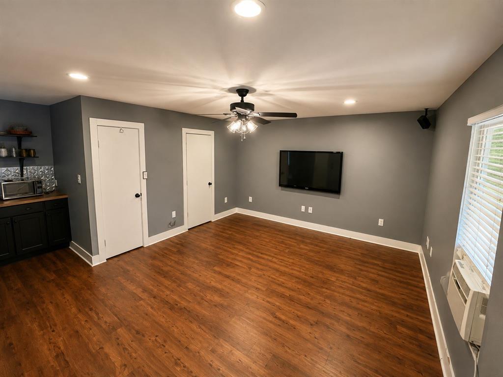 2858 Cresthaven Drive