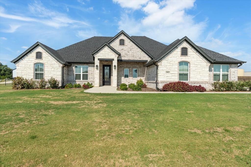 Weatherford, Texas 76087, United States, 4 Bedrooms Bedrooms, ,3 BathroomsBathrooms,Residential,Active,200004