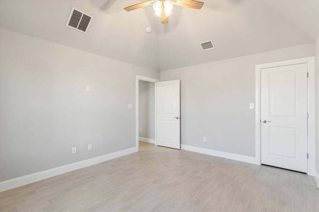 Weatherford, Texas 76087, United States, 4 Bedrooms Bedrooms, ,3 BathroomsBathrooms,Residential,Active,200004