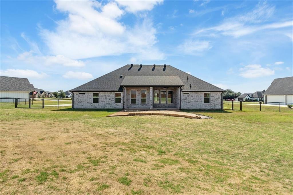 Weatherford, Texas 76087, United States, 4 Bedrooms Bedrooms, ,3 BathroomsBathrooms,Residential,Active,200004