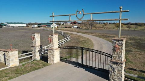 1253 N HILL Street N Van Alstyne TX 75495
