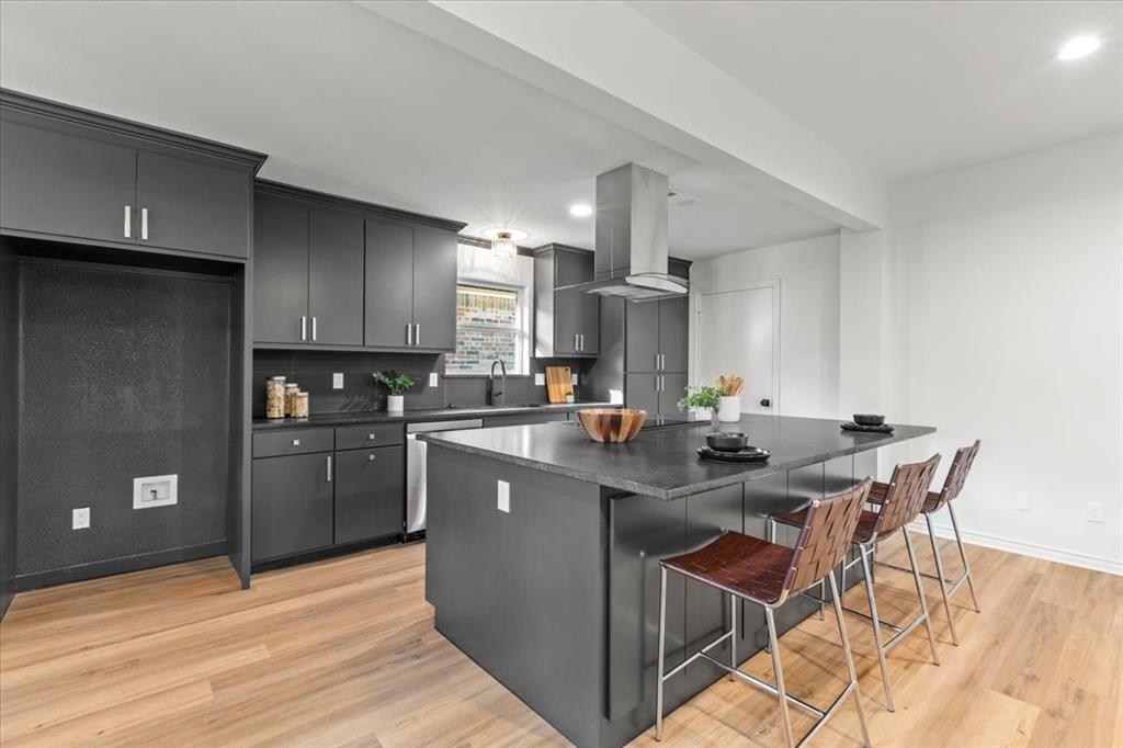 Dallas, Texas 75228, United States, 3 Bedrooms Bedrooms, ,2 BathroomsBathrooms,Residential,Pending,26594