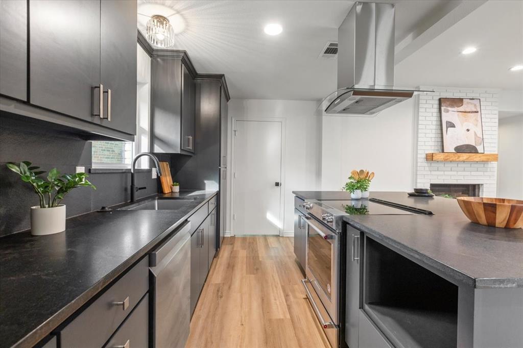 Dallas, Texas 75228, United States, 3 Bedrooms Bedrooms, ,2 BathroomsBathrooms,Residential,Pending,26594